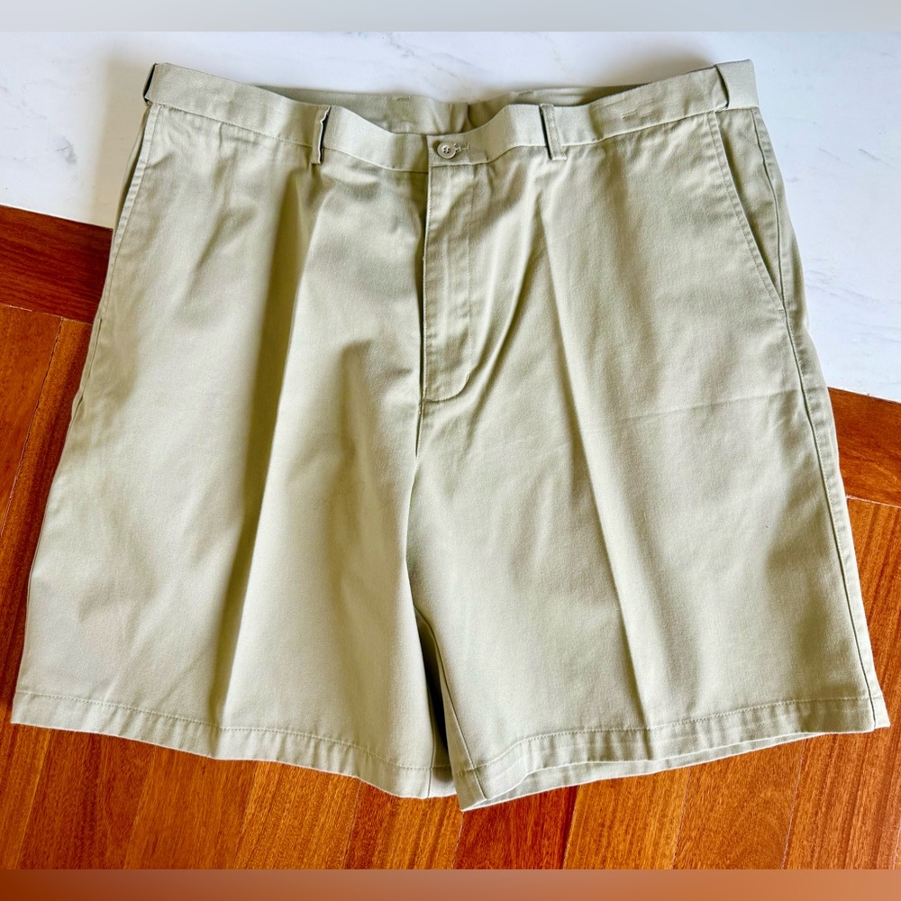 Puritan Tan Flat Front Shorts Classic Style Men Short elastic waist Size 42 NWOT